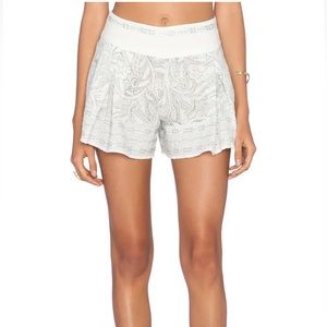 Free People Heart It Flowy Shorts Skort Ivory White Blue Paisley Size 6 NWOT